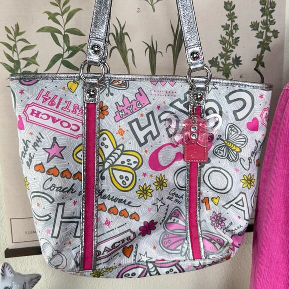 Vintage Y2k Coach Poppy Graffiti Tote Shoulder Bag Butterfly Charm Cutecore - Picture 5 of 14